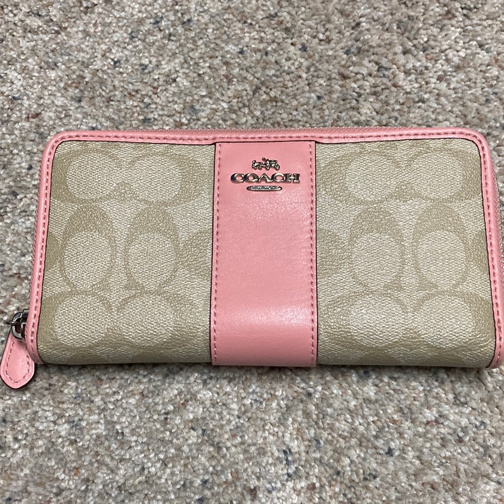 Coach Wallet Pink and Beige signature